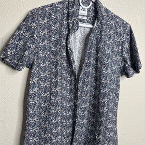 Zara Men's Shirt 100 % cotton with floral pattern Size M